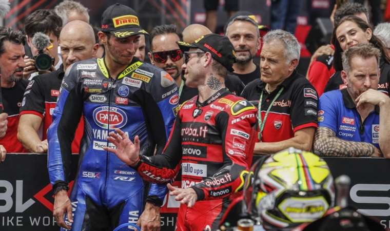 Milli motosikletçiler İngiltere'de podyum için yarışacak!