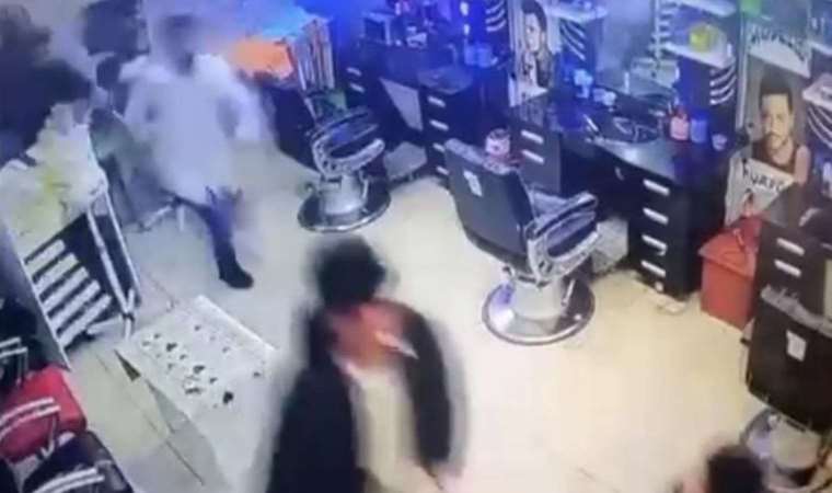 Büyük panik yaşandı! Deprem oluyor sandı, berberi birbirine kattı