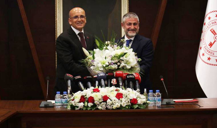 Hazine'de devir teslim töreni...