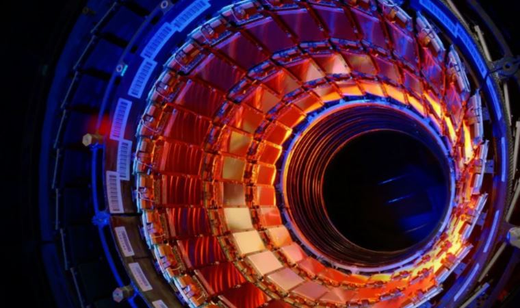 Büyük Hadron Çarpıştırıcısı deneyinde bir fenomenin ilk kanıtı