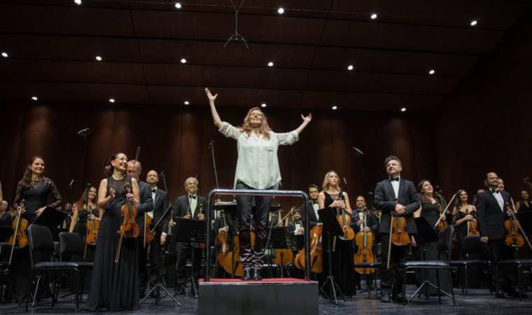 Barbara Hannigan müthiş enerjisiyle coşturdu