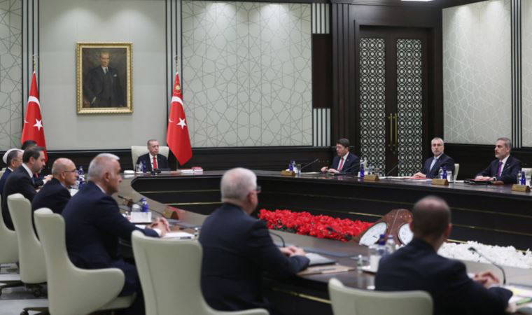 Yeni dönemin ilk kabine toplantısı başladı: İşte masadan ilk kare...