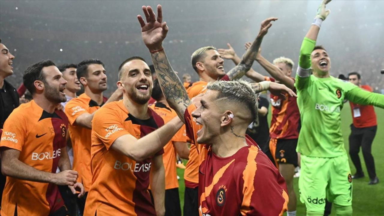 Galatasaray, 5 isimle yollarını ayırıyor