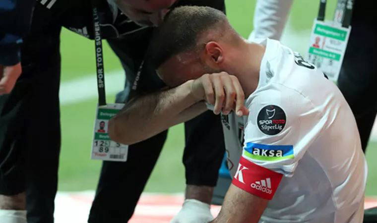 Cenk Tosun sakatlandı, gözyaşlarını tutamadı