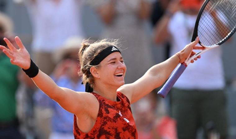 Fransa Açık'ta tek kadınların ilk finalisti Çek Karolina Muchova