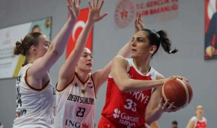 A Milli Kadın Basketbol Takımı, Polonya'yı 92-64 yendi