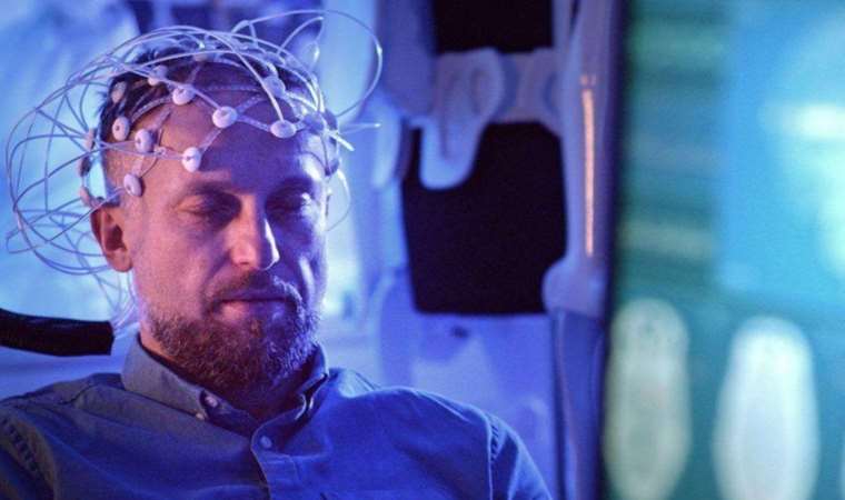 İngiltere Veri Koruma Birimi'nden uyarı: Şirketler çalışanlarını izlemek için beyin verilerini kullanabilir