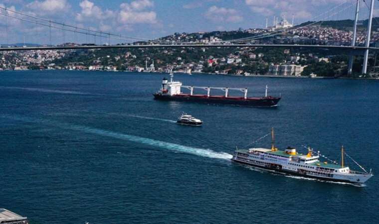 İstanbul Boğazı'nda gemi trafiği çift yönlü durduruldu!