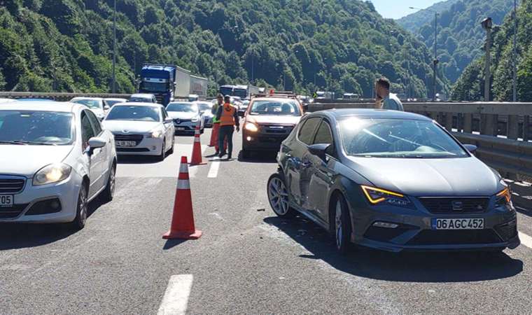 TEM Otoyolu Bolu geçişinde zincirleme kaza: 18 araç birbirine girdi, 10 yaralı