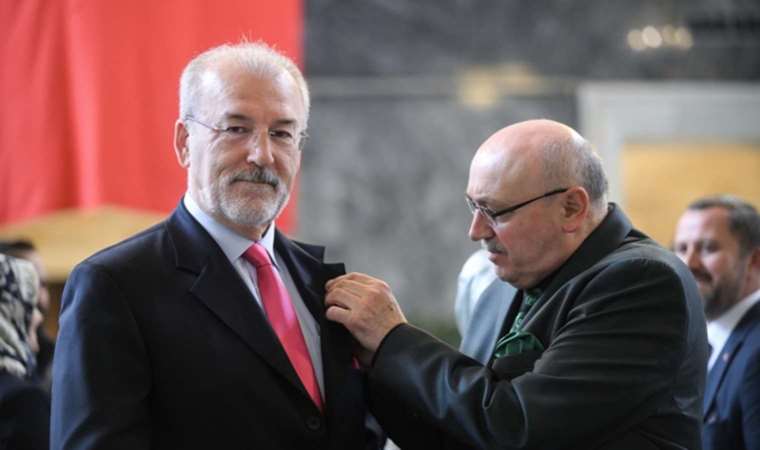 'Çiçeği burnunda' AKP'li Hulki Cevizoğlu: 'Başka mahalleden geldiğim düşüncesine katılmıyorum'