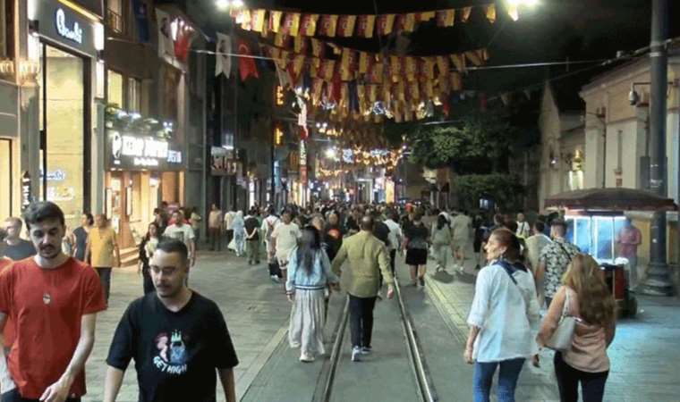 Taksim'de patlama sesi paniğe neden oldu: Korku ile kaçtılar