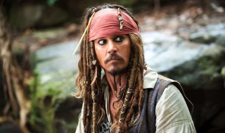 Johnny Depp Karayip Korsanları serisine dönmeye sıcak bakıyor
