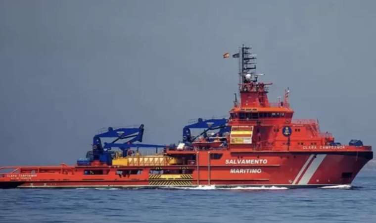 İspanya'ya ait Kanarya Adaları açıklarında içinde 200 göçmen bulunan bir tekne kayboldu