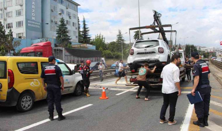 Trabzon’da 6 araçlı zincirleme kaza: 3 yaralı