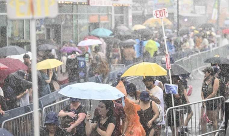 New York'ta meydana gelen sellerde 1 kişi öldü