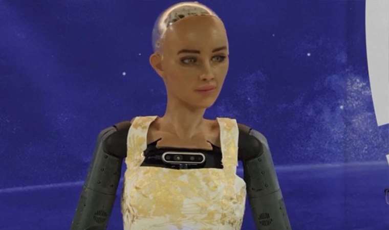 BM insansı yapay zekâ robot zirvesi düzenledi: 