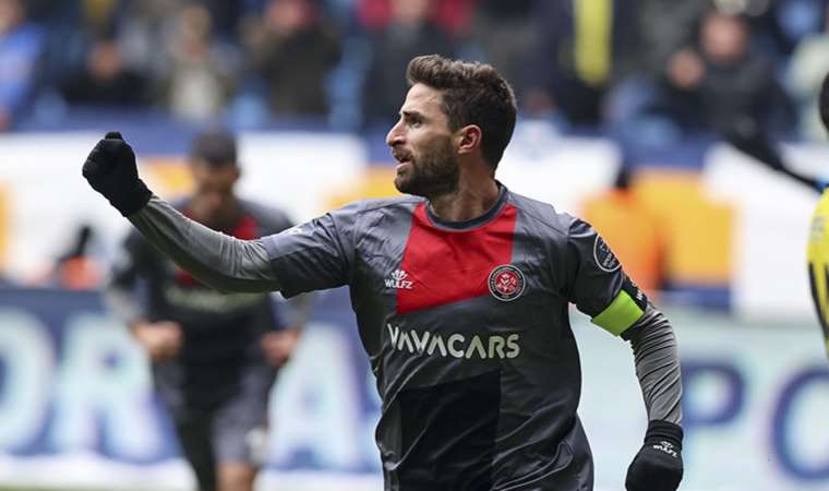 İtalyan futbolcu Fabio Borini yeni takımına imzayı attı