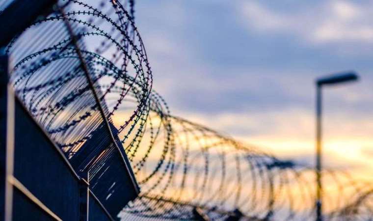 Honduras'ta cezaevlerine operasyon: Binlerce silah ele geçirildi