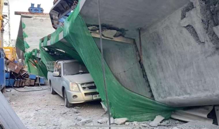 Tayland'da üst yol inşaatı çöktü: 2 ölü, 13 yaralı