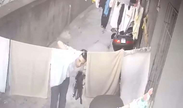 Yer: İstanbul... Kadın iç çamaşırlarını çaldı, anbean kaydedildi