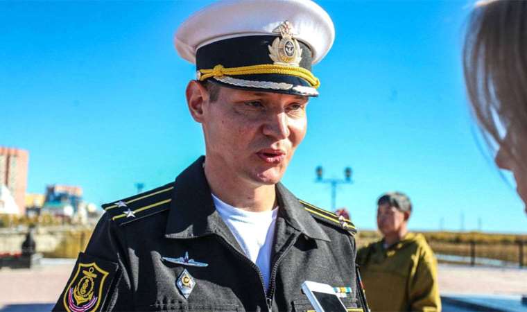 Rus denizaltı komutanı vurularak öldürüldü