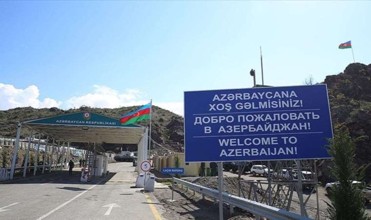 Azerbaycan, Laçın sınır kontrol noktasındaki geçişleri geçici olarak durdurdu