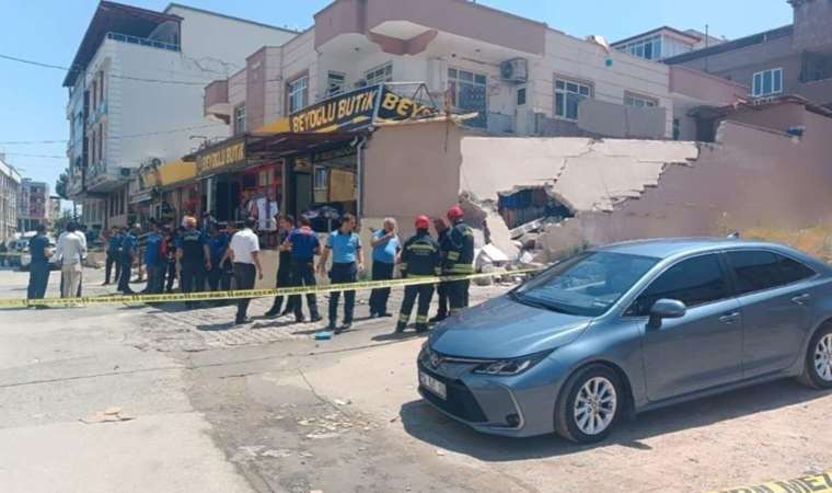 Gaziantep’te iki katlı binanın bahçe duvarı yıkıldı: 5 yaralı