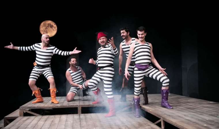 İzmir Şehir Tiyatroları sezonu kapalı gişe tamamladı