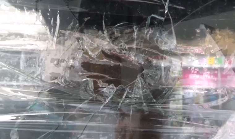 Silivri'de silahlı saldırı: Ev, işyeri ve araçlara çok sayıda kurşun isabet etti