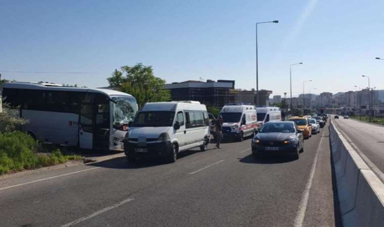 Kayseri'de işçi servisleri çarpıştı: Çok sayıda yaralı!