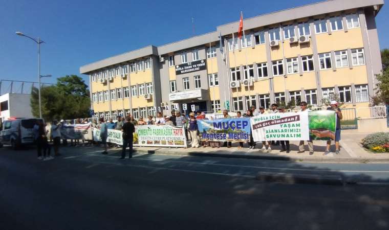 Muğla’da çimento fabrikasına karşı mahkeme önünde adalet nöbeti