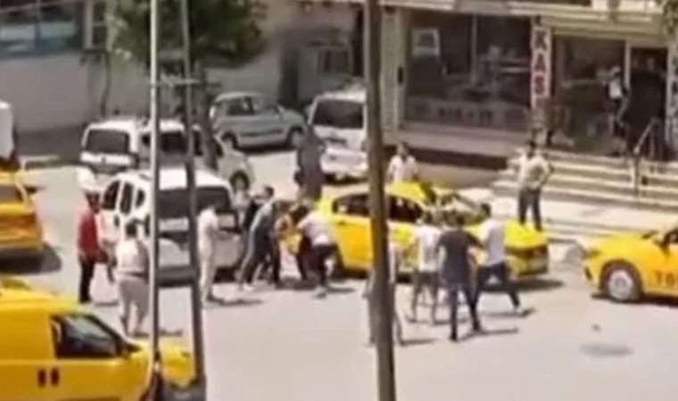 Arnavutköy’de demir sopa ve yumruklu 'yol verme' kavgası