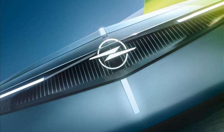 Opel Experimental'e aydınlatmalı yeni 