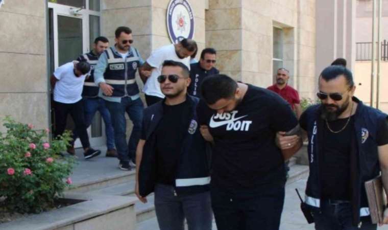Kendilerini ’avukat’ ve ’uzlaştırmacı’ olarak tanıtan dolandırıcılar ’kaportacı’ ve ’tatlıcı’ çıktı