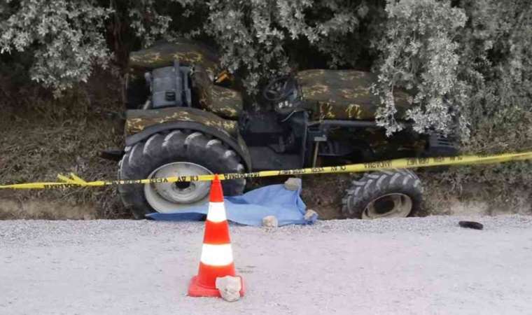 Akhisar’da traktör devrildi: Kadın yolcu hayatını kaybetti