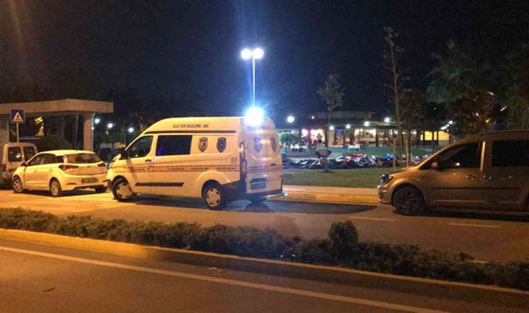 4 yaşındaki çocuk,  7 metrelik şişme oyun parkından düşerek yaralandı