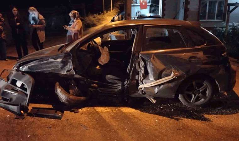 Sinop’ta iki otomobil çarpıştı: 2 yaralı