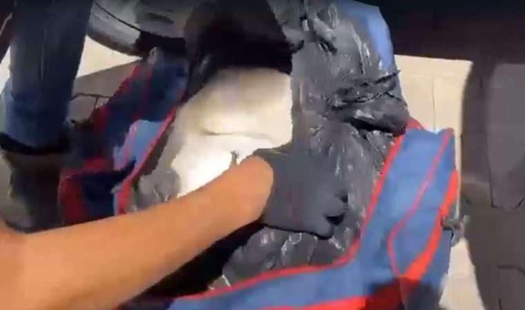 Gaziantep’te durdurulan araçtan valiz valiz uyuşturucu çıktı