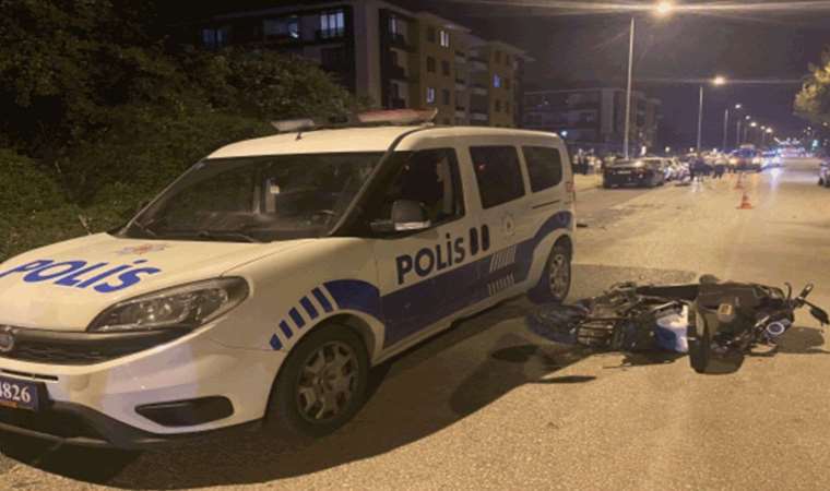 Düzce'de 'dur' ihtarına uymayan otomobilin çarpması sonucu 1'i polis 3 kişi yaralandı