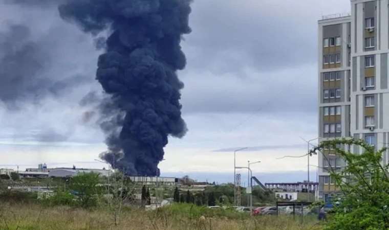 Kırım’da askeri üstte yangın: 2 bin kişi tahliye edildi