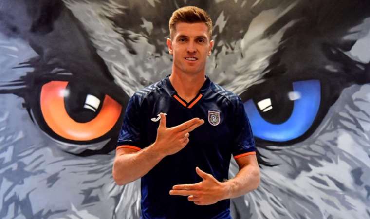 Polonyalı futbolcu Krzysztof Piatek imzayı attı