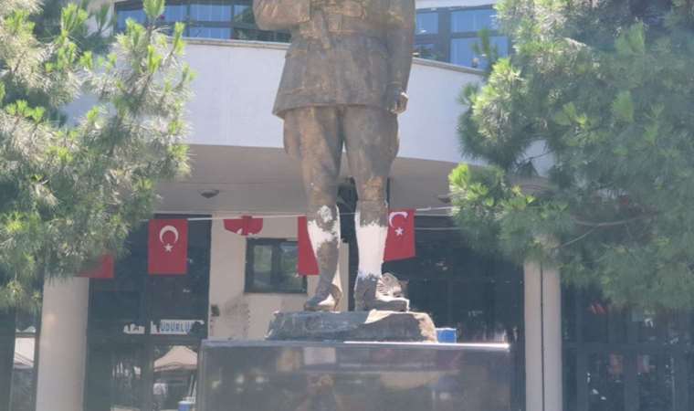 Balyozla Atatürk heykeline saldırmıştı: Serbest kaldı