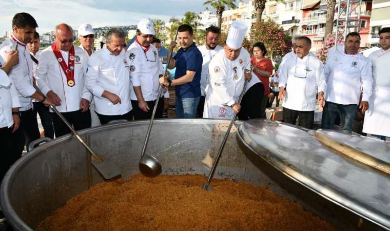 Kuşadası Sokak Festivali’nin geliri depremzedelere gidecek