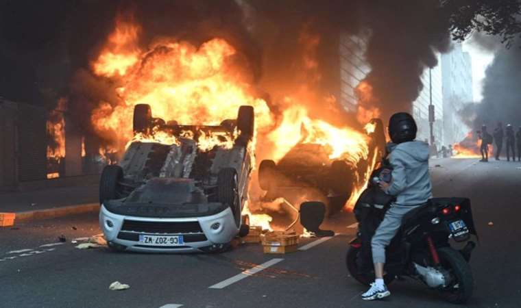 İran'dan Fransa için seyahat uyarısı