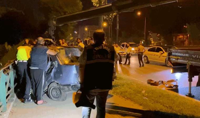 Bursa'da otomobil inşaat alanına düştü: 1 ölü, 2 yaralı