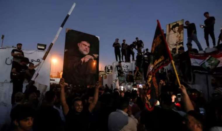 Bağdat’ta İsveç Büyükelçiliği ateşe verildi