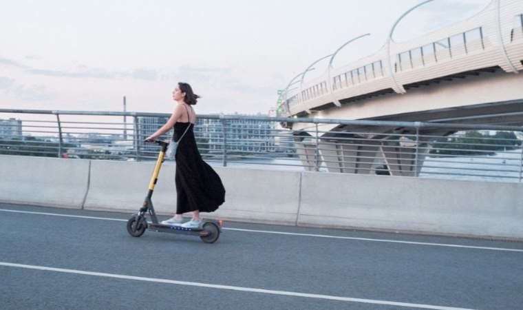 Avusturya'da elektrikli scooter kullanıcılarına "kask zorunluluğu" önerisi