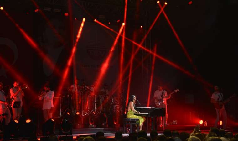 Karsu eğitimde fırsat eşitliği için Çeşme'de sahne aldı