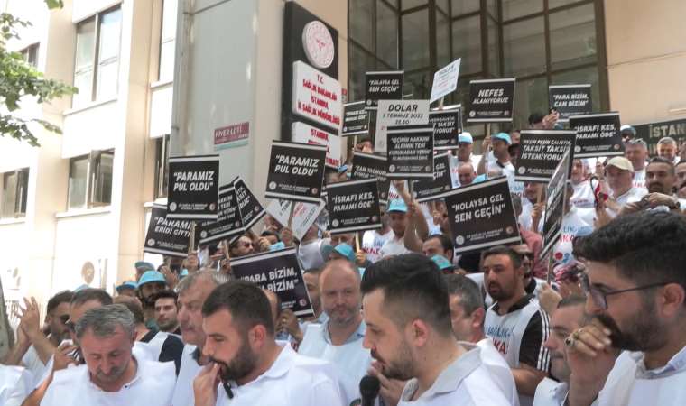 Sağlıkçılardan İstanbul İl Sağlık Müdürlüğü önünde eylem