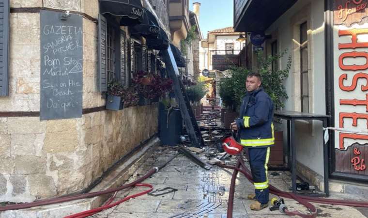 Antalya'da otel yangını: 2 turist öldü, 12 kişi yaralandı